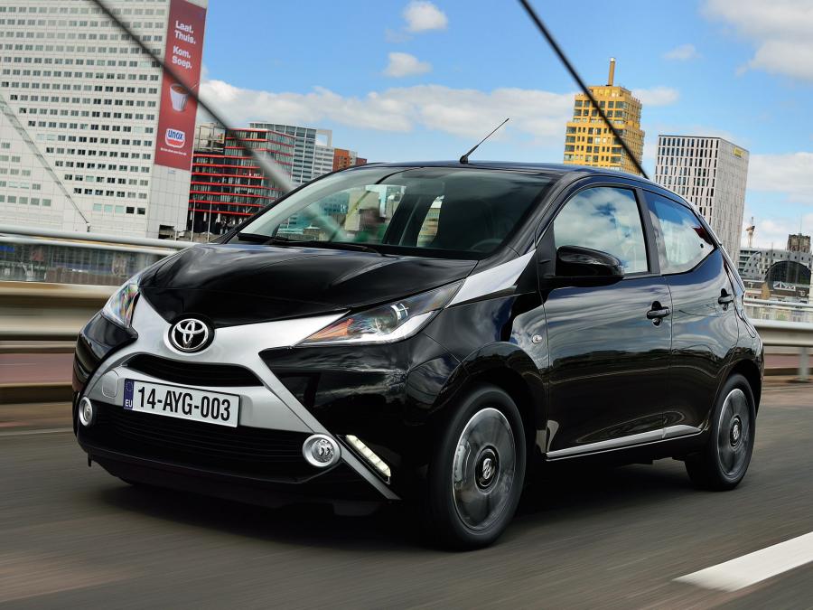  Toyota Aygo x-clusiv 5-Door 2014 года  (фото 10 из 10)